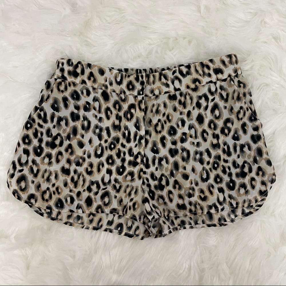 Glassons Leopard Print Shorts, Size 8